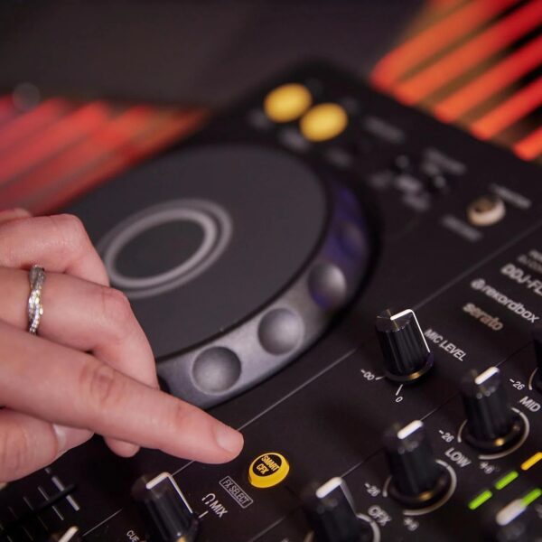 DJ DDJ-FLX4 2-Deck Controller Graphite