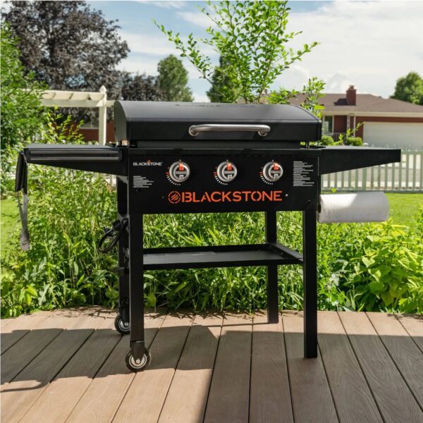 Blackstone 3-Burner 28" XL Griddle with Hood in Black
