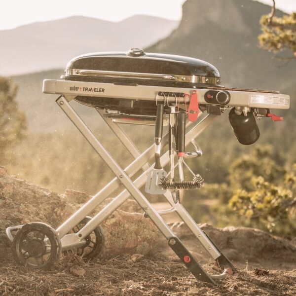 WEBER TRAVELER PORTABLE GAS GRILL